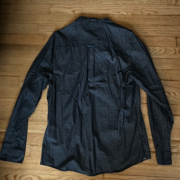 Men’s smash large button down! - Picture 4 of 4